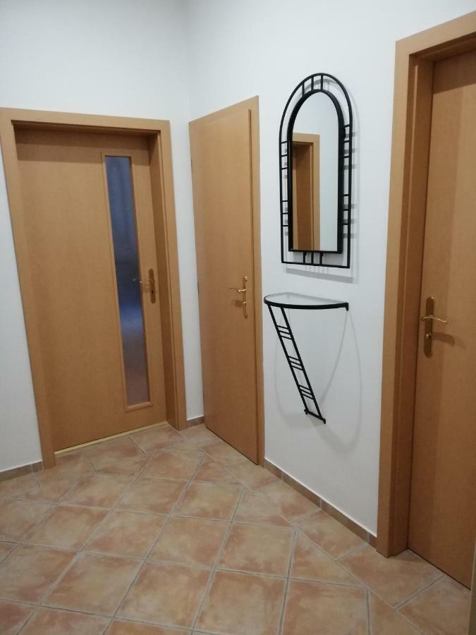 Apartmany Pod Divadlem Znojmo Exterior photo