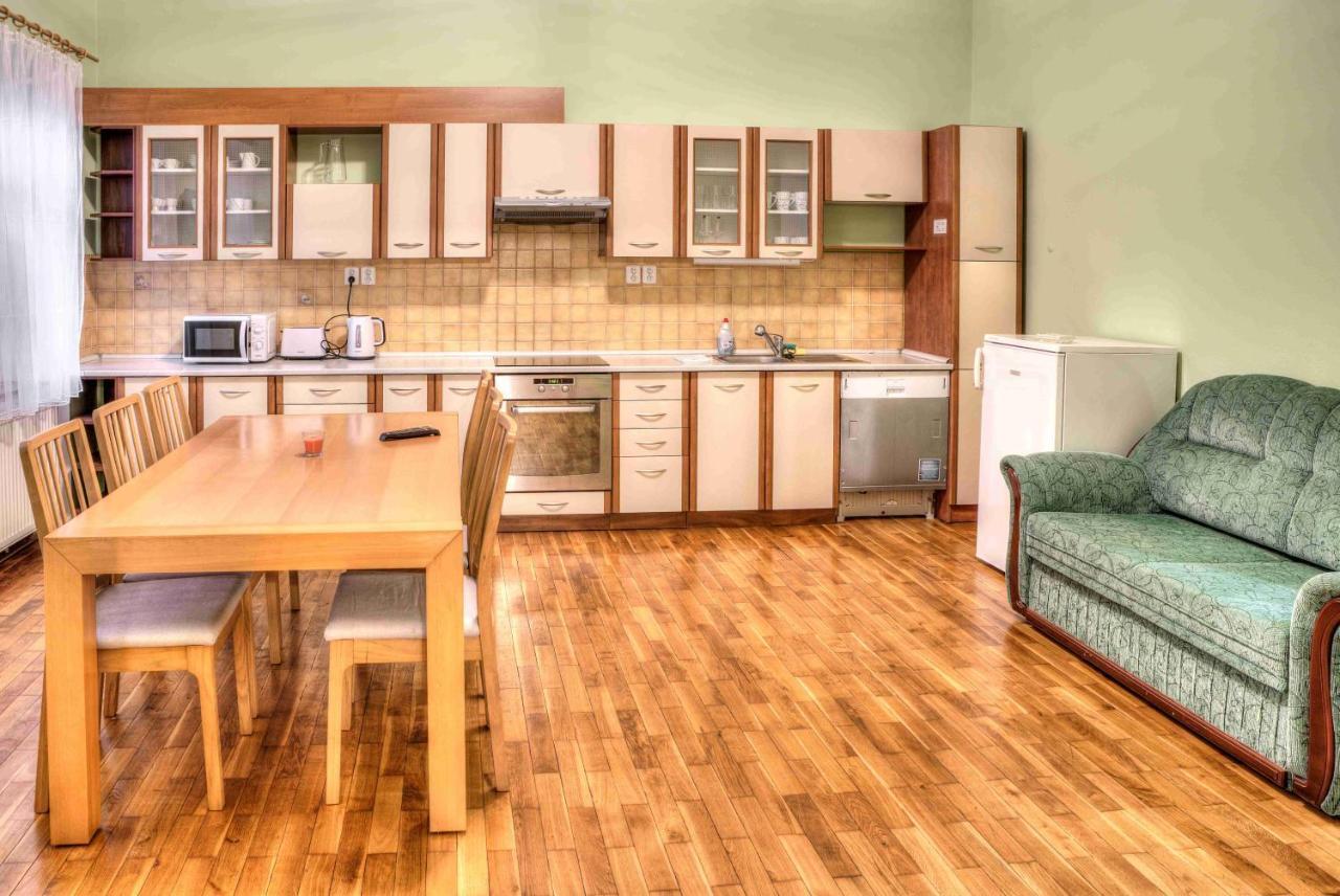 Apartmany Pod Divadlem Znojmo Exterior photo
